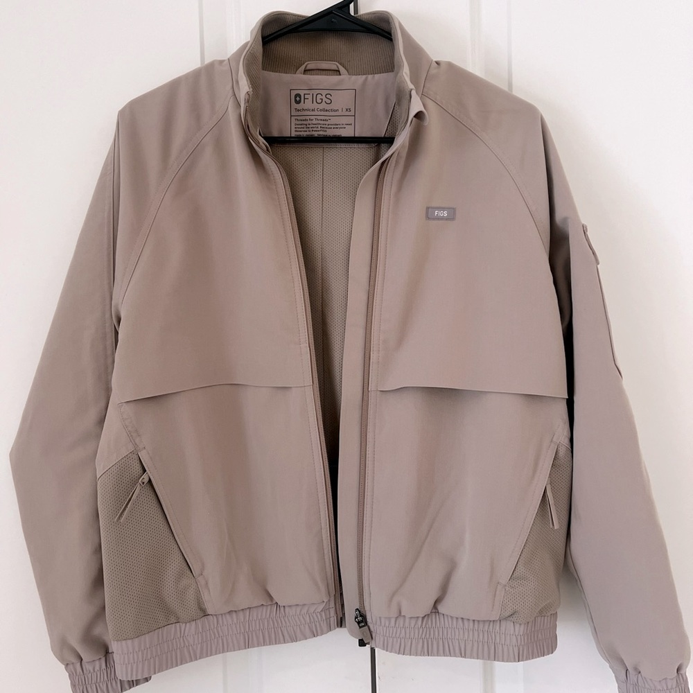 NWOT Figs Sydney Scrub Jacket XS